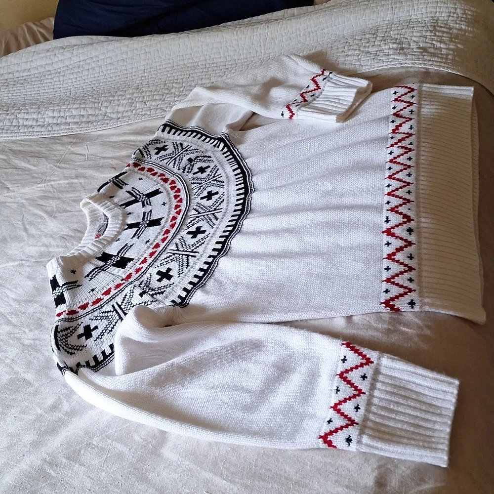 Knit sweater - Picture 1 of 4
